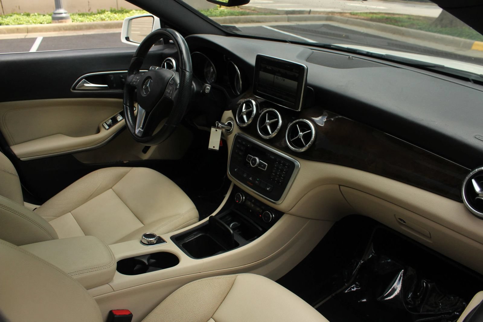 Used 2014 Mercedes-Benz CLA 250 4MATIC image 24