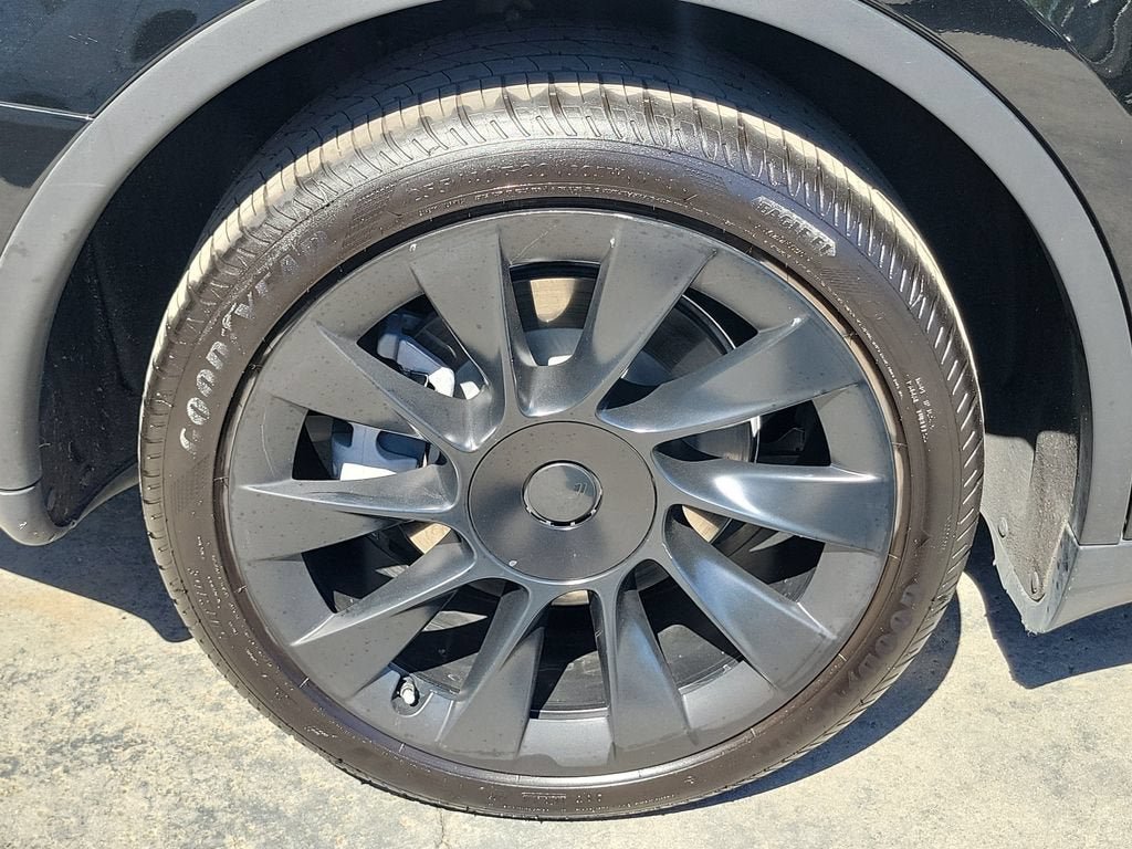 Used 2023 Tesla Model Y Long Range AWD/4WD image 6