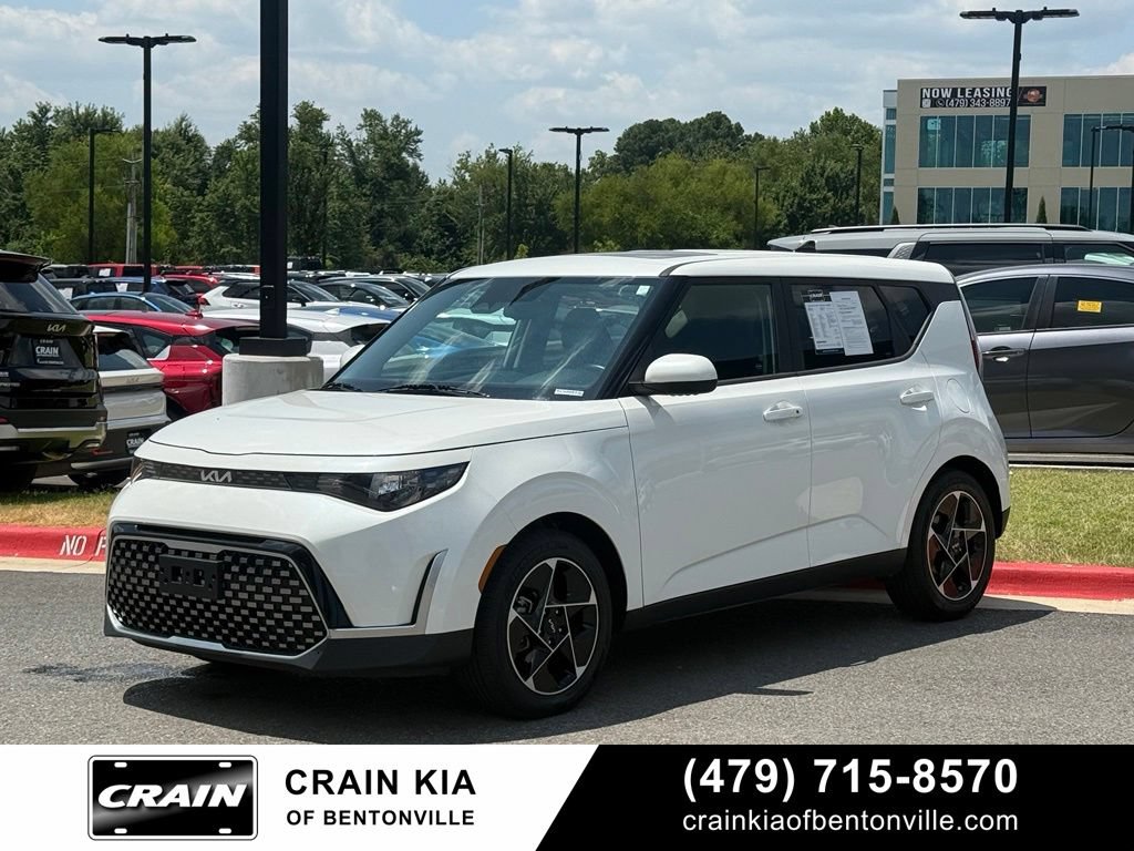 Certified 2023 Kia Soul EX FWD image 3