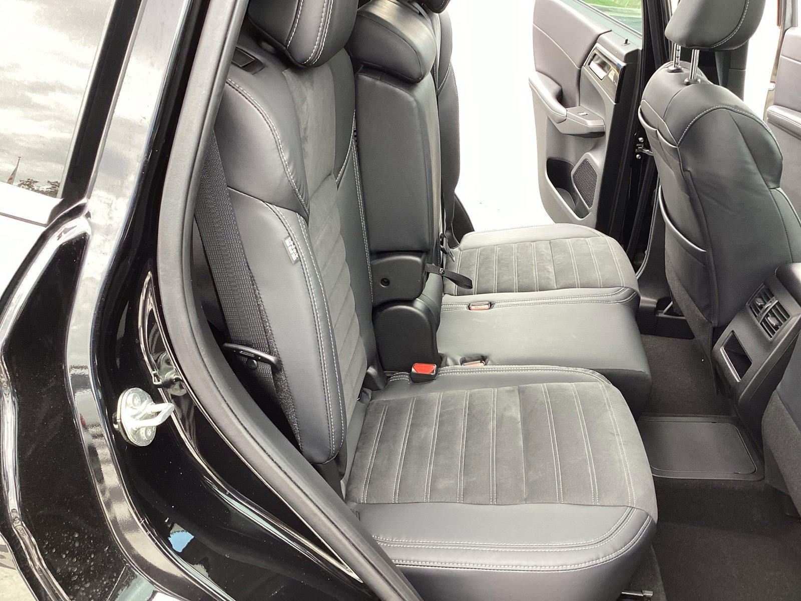 Used 2023 Mitsubishi Outlander SE image 21