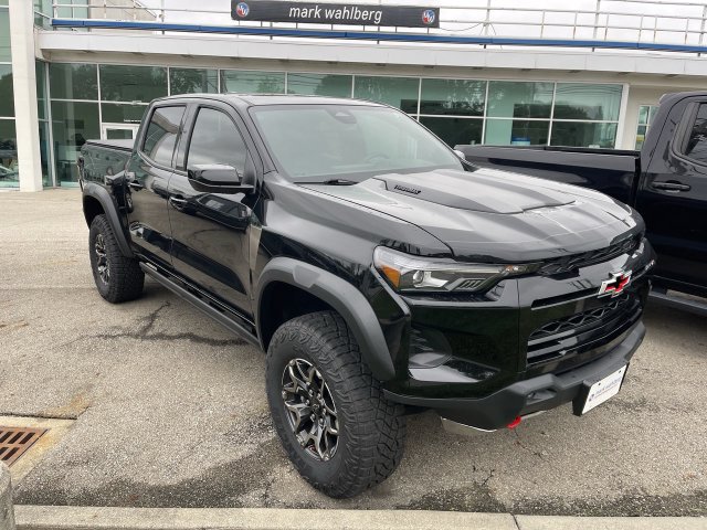 Used 2025 Chevrolet Colorado ZR2 AWD/4WD image 13