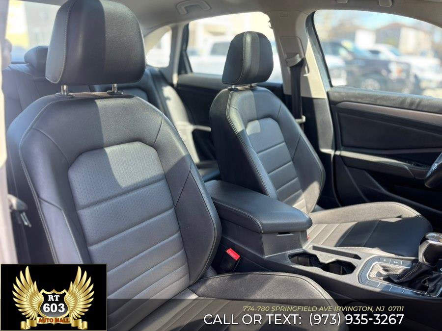 Used 2024 Volkswagen Jetta SE image 13