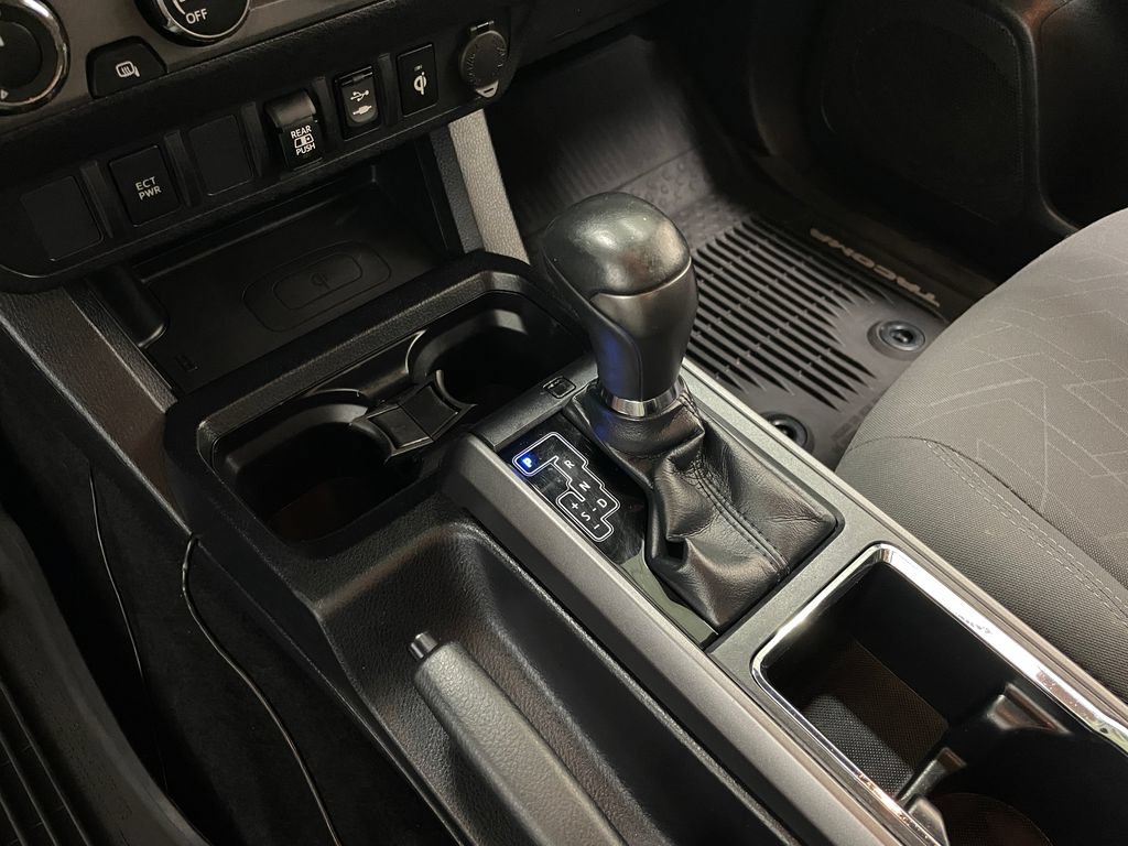 Used 2019 Toyota Tacoma TRD Off-Road AWD/4WD image 31