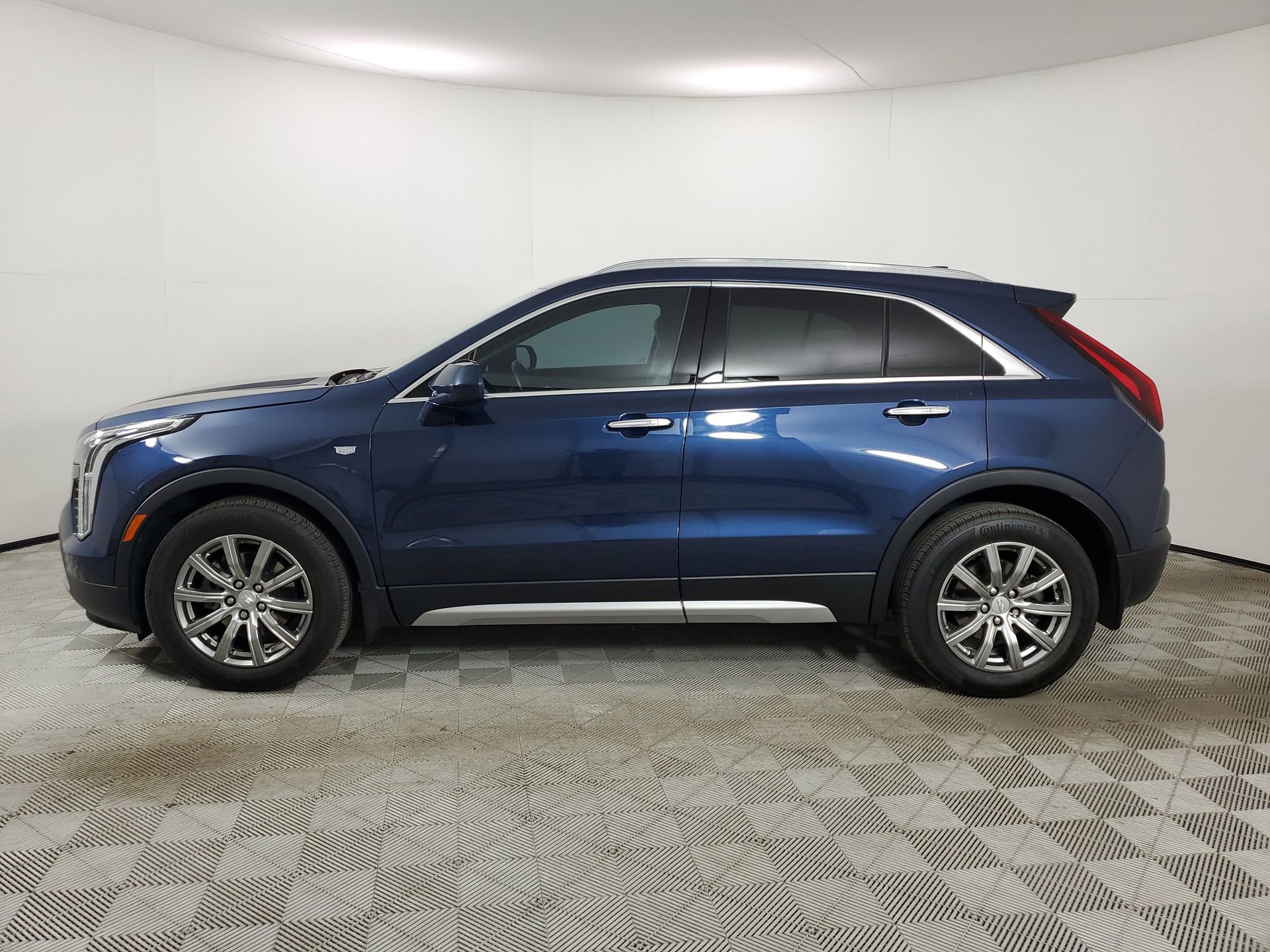 Used 2020 Cadillac XT4 Premium Luxury image 6