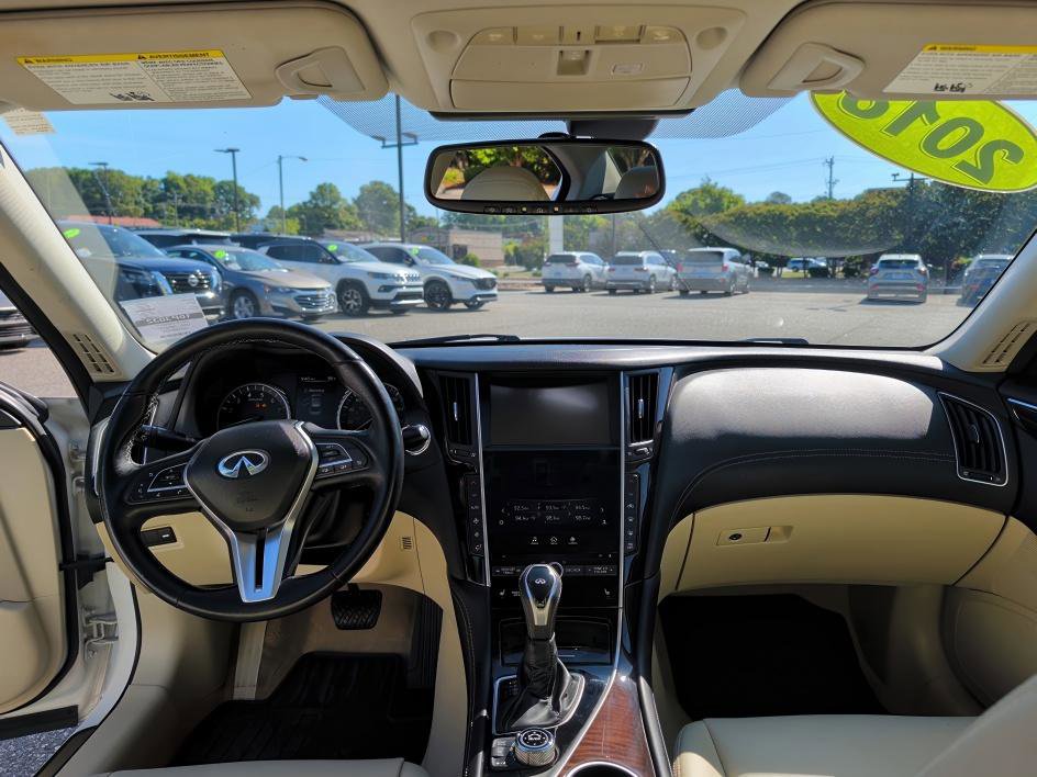 Used 2018 INFINITI Q50 Luxe w/ Essential Package (3.0T Luxe) RWD image 11