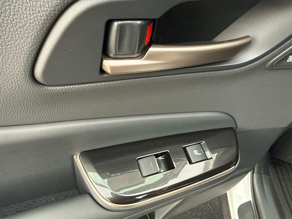 New 2026 Toyota Crown Platinum image 12