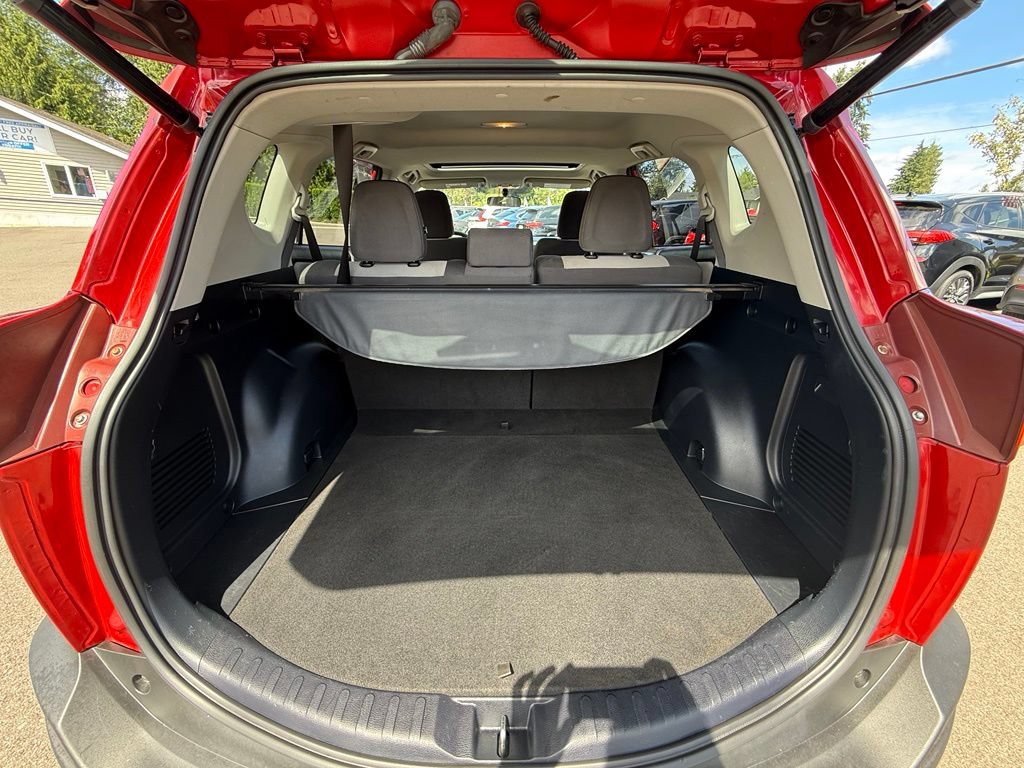 Used 2015 Toyota RAV4 XLE AWD/4WD image 10