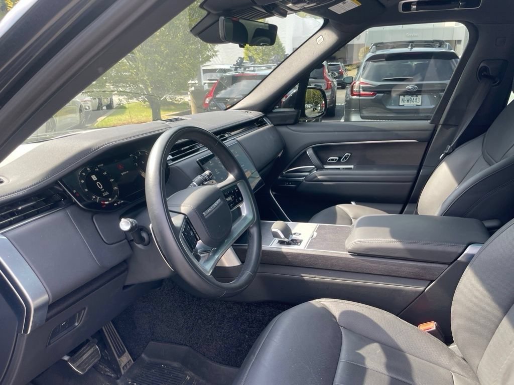 Certified 2025 Land Rover Range Rover SE AWD/4WD image 9
