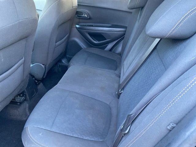 Used 2022 Chevrolet Trax LS w/ Tint and Cruise Package image 19