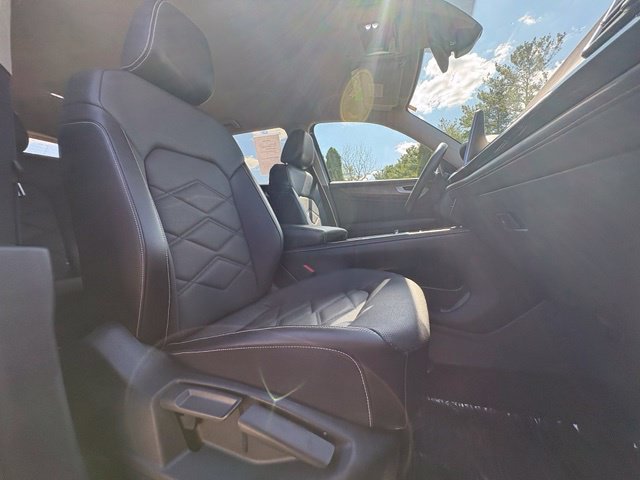 Used 2024 Volkswagen Atlas SE AWD/4WD image 30