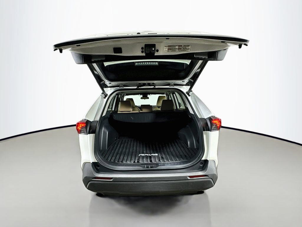 Used 2021 Toyota RAV4 XLE Premium FWD image 30