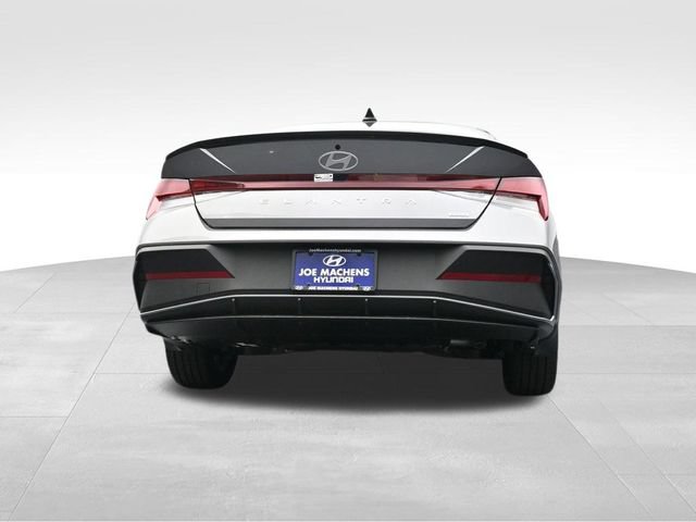 Used 2025 Hyundai Elantra SEL FWD image 36