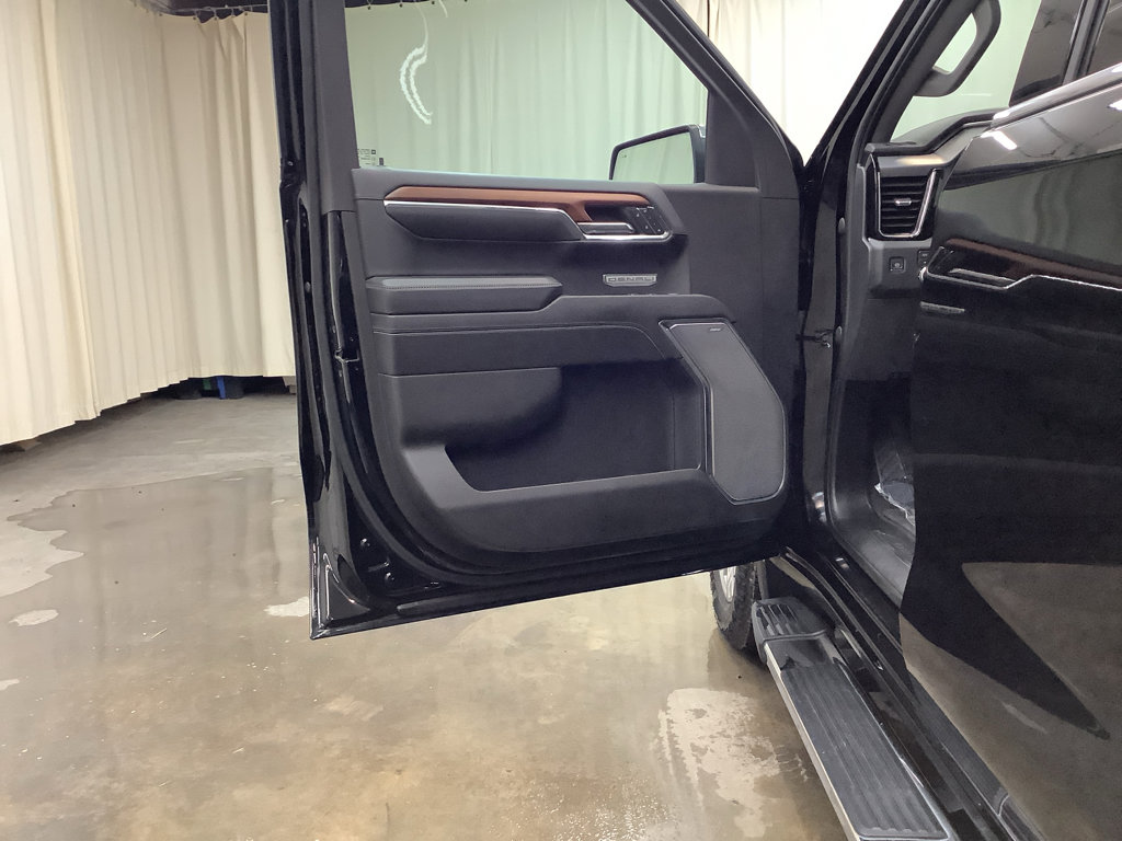 Used 2023 GMC Sierra 1500 Denali w/ Technology Package image 18