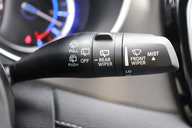 Used 2023 Chrysler Pacifica Touring-L image 23