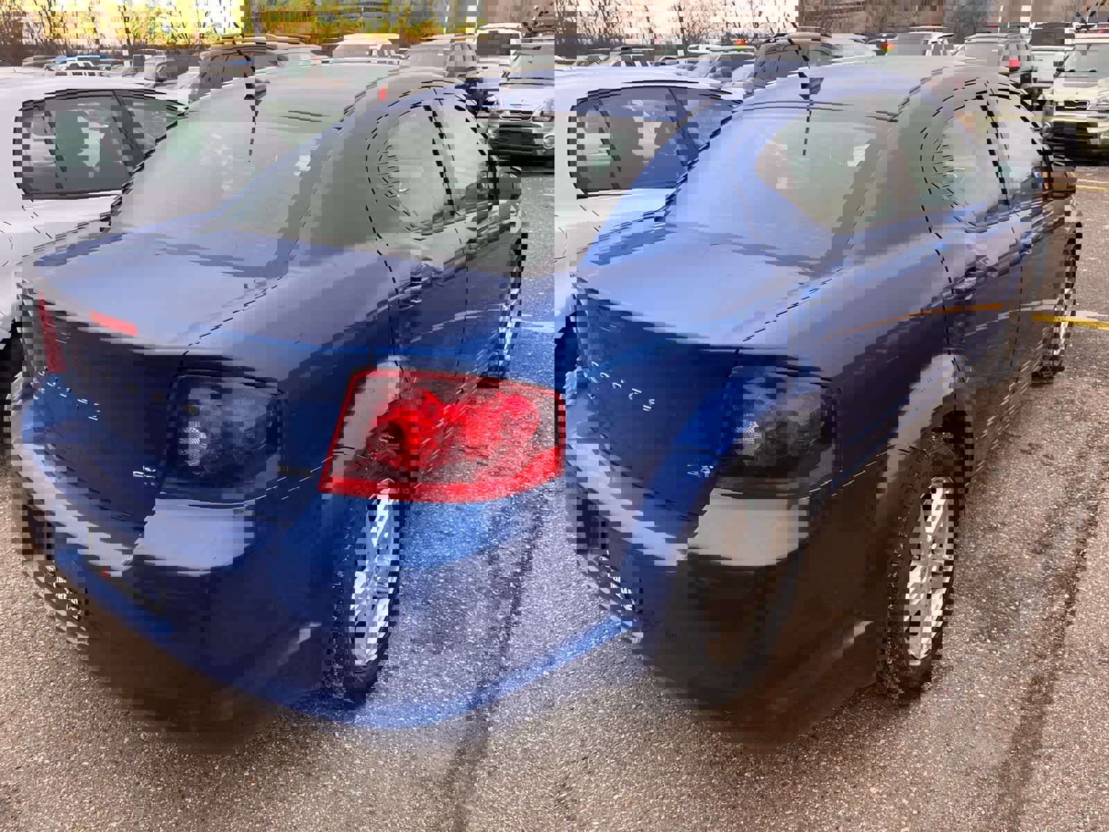 Used 2013 Dodge Avenger SXT image 13