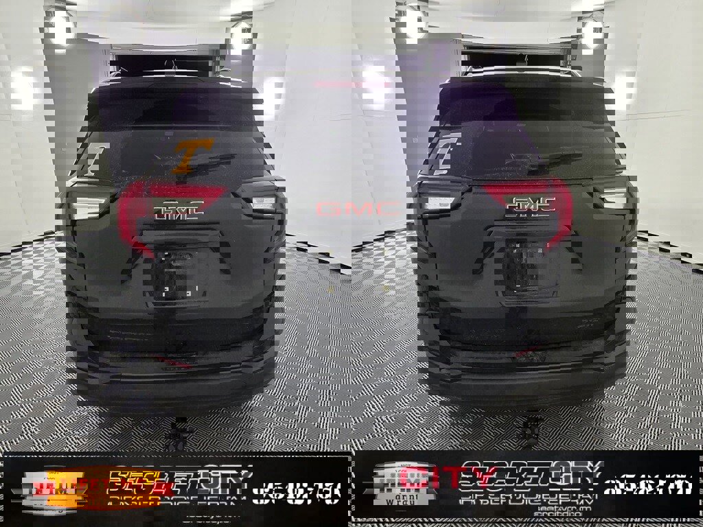 Used 2022 GMC Terrain SLE w/ Driver Convenience Package image 6