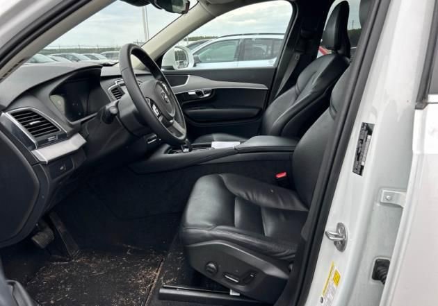 Used 2025 Volvo XC90 B5 Core image 4
