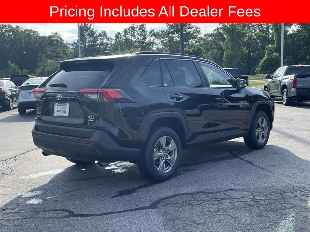 Used 2024 Toyota RAV4 XLE AWD/4WD image 5