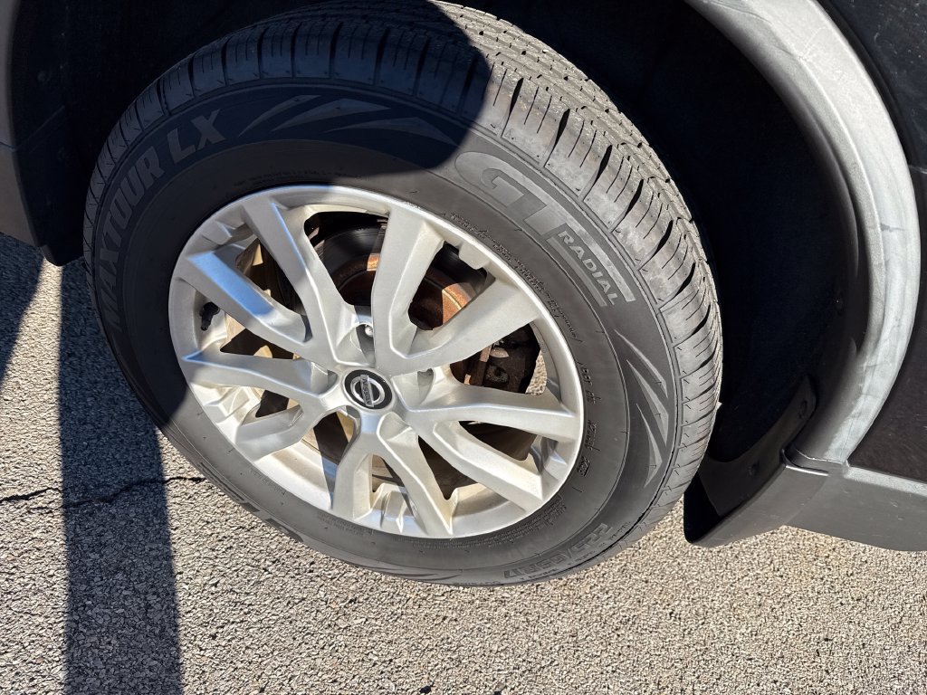 Used 2018 Nissan Rogue SV AWD/4WD image 11
