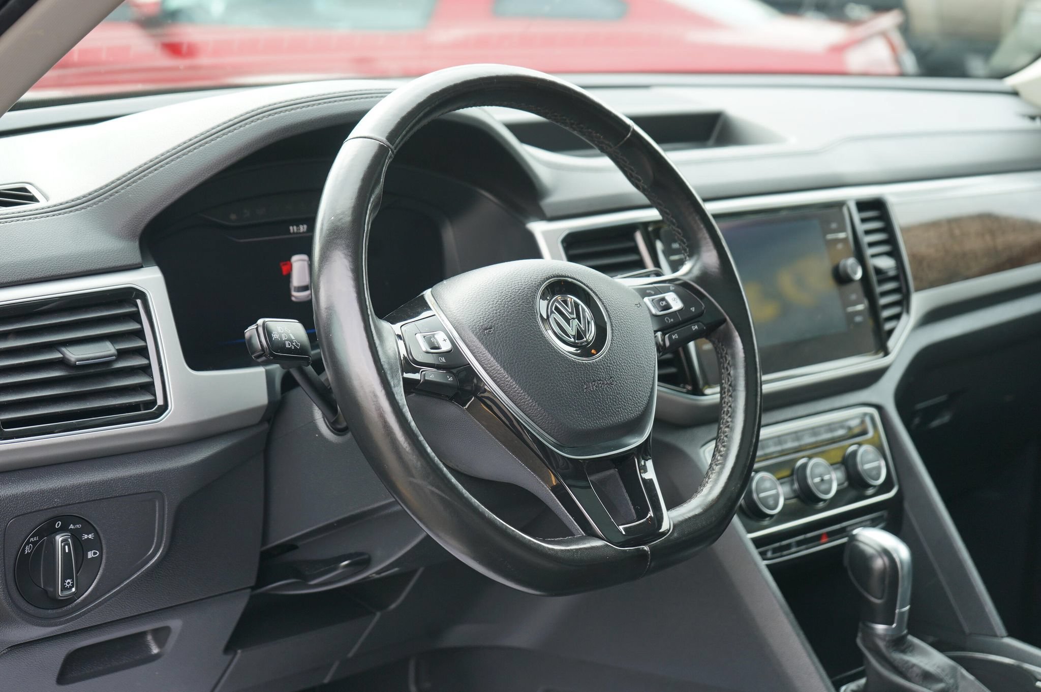 Used 2018 Volkswagen Atlas SEL Premium AWD/4WD image 16