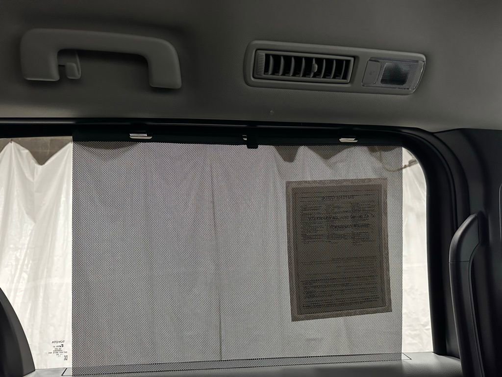 Used 2025 Toyota Sienna LE image 45