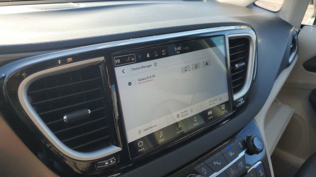 Certified 2024 Chrysler Pacifica Touring-L image 15