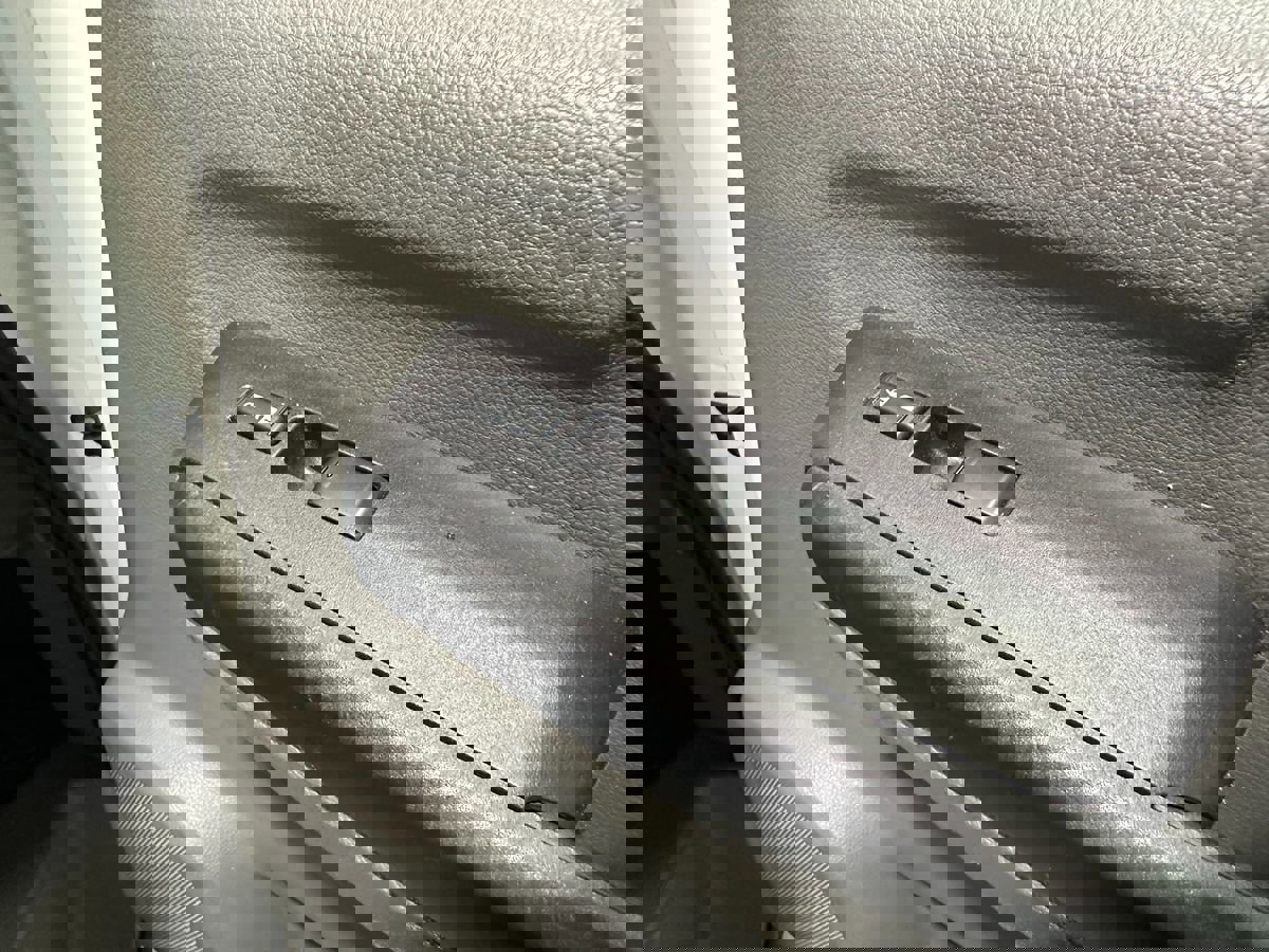 Used 2018 Nissan NV 2500 SV w/ Rear Door Glass Package image 12