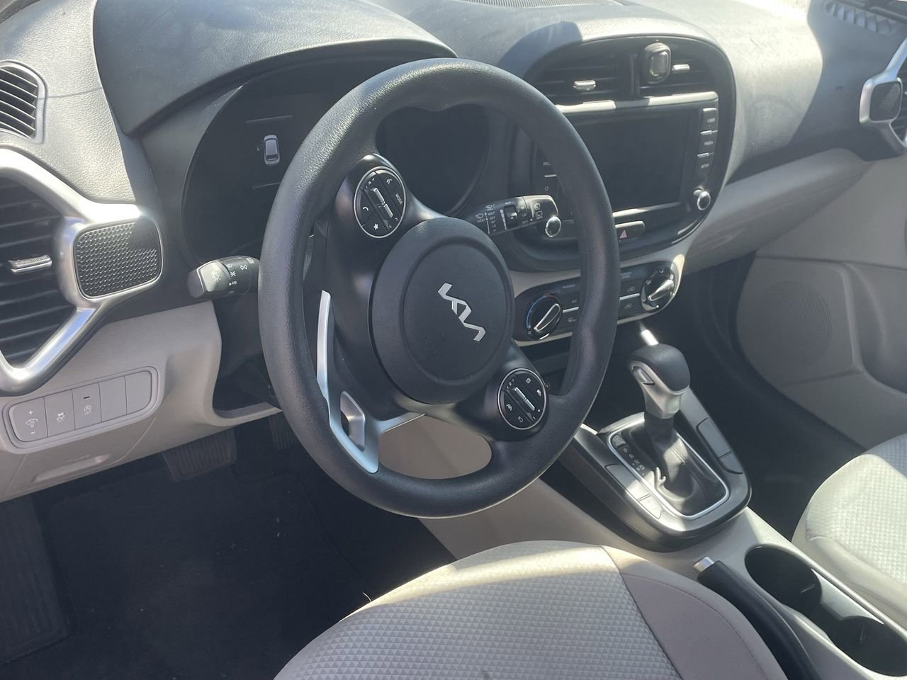 Used 2024 Kia Soul LX FWD image 6