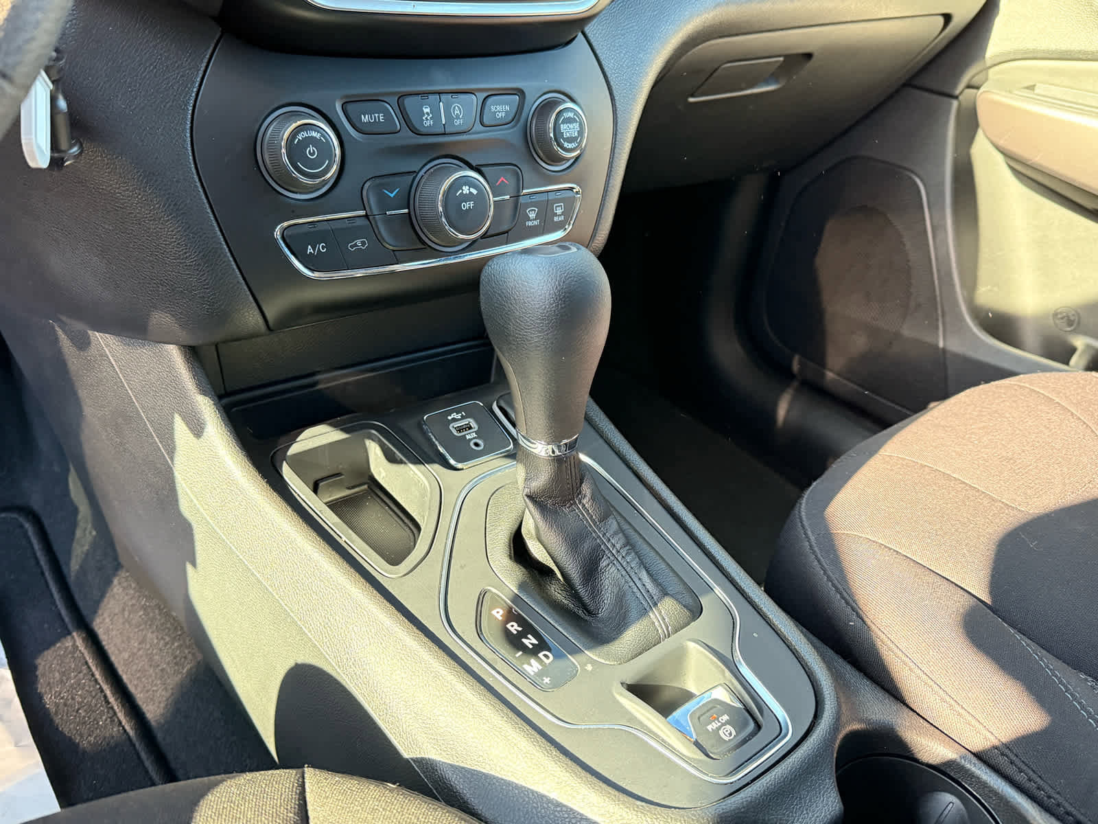 Used 2021 Jeep Cherokee Latitude image 22