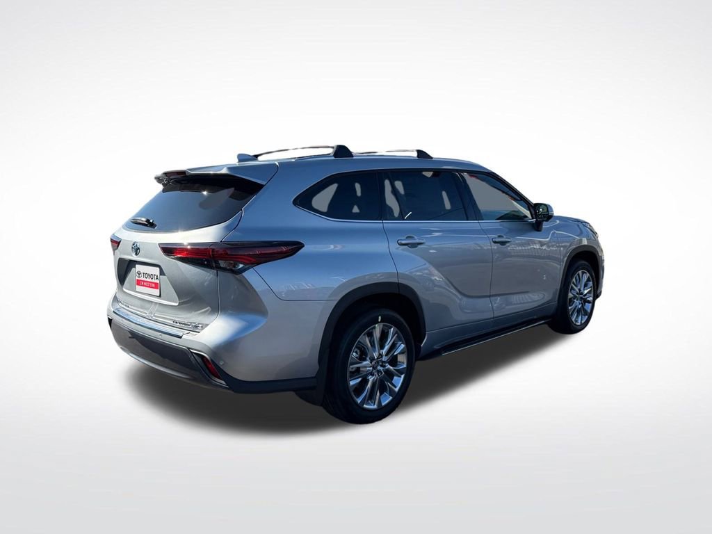 New 2025 Toyota Highlander Limited image 5