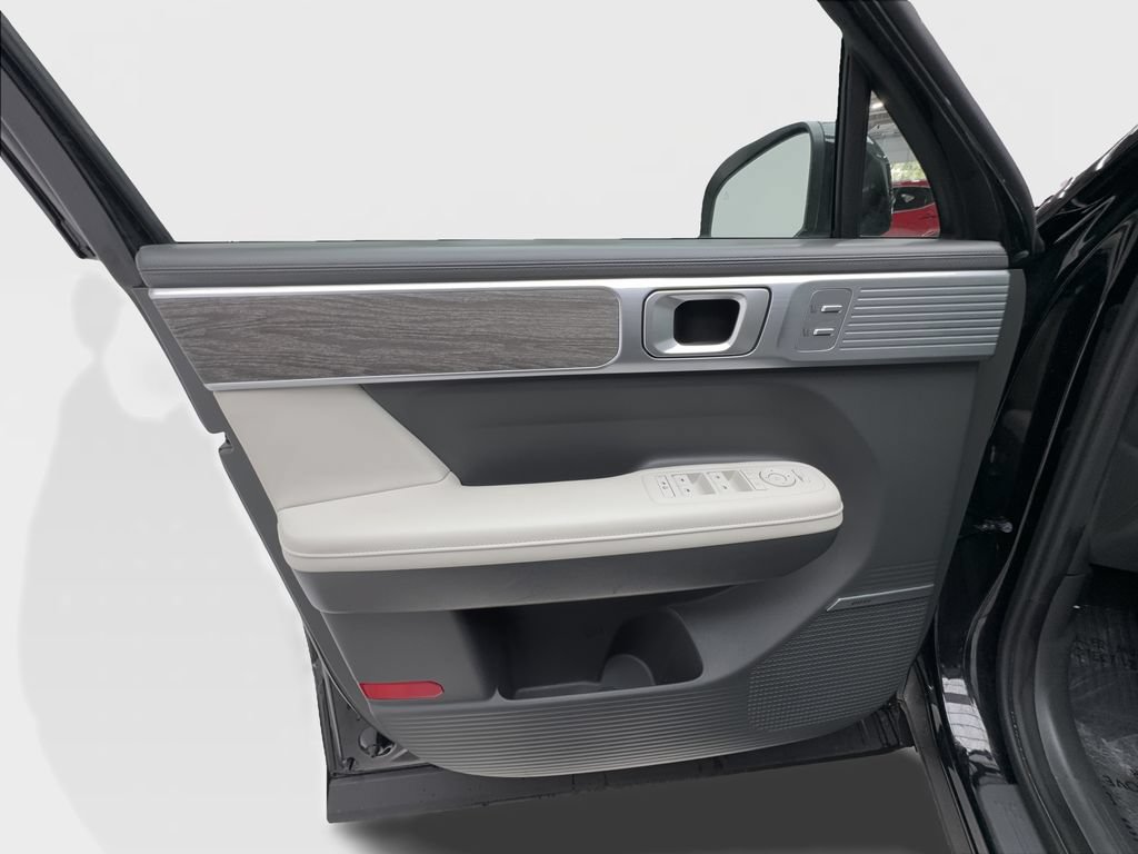 Used 2025 Hyundai Santa Fe Limited FWD image 23