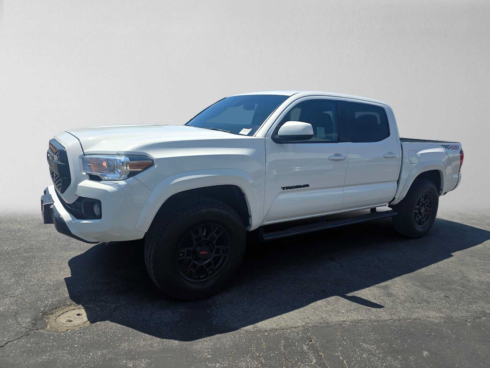 Used 2023 Toyota Tacoma SR5 AWD/4WD image 7