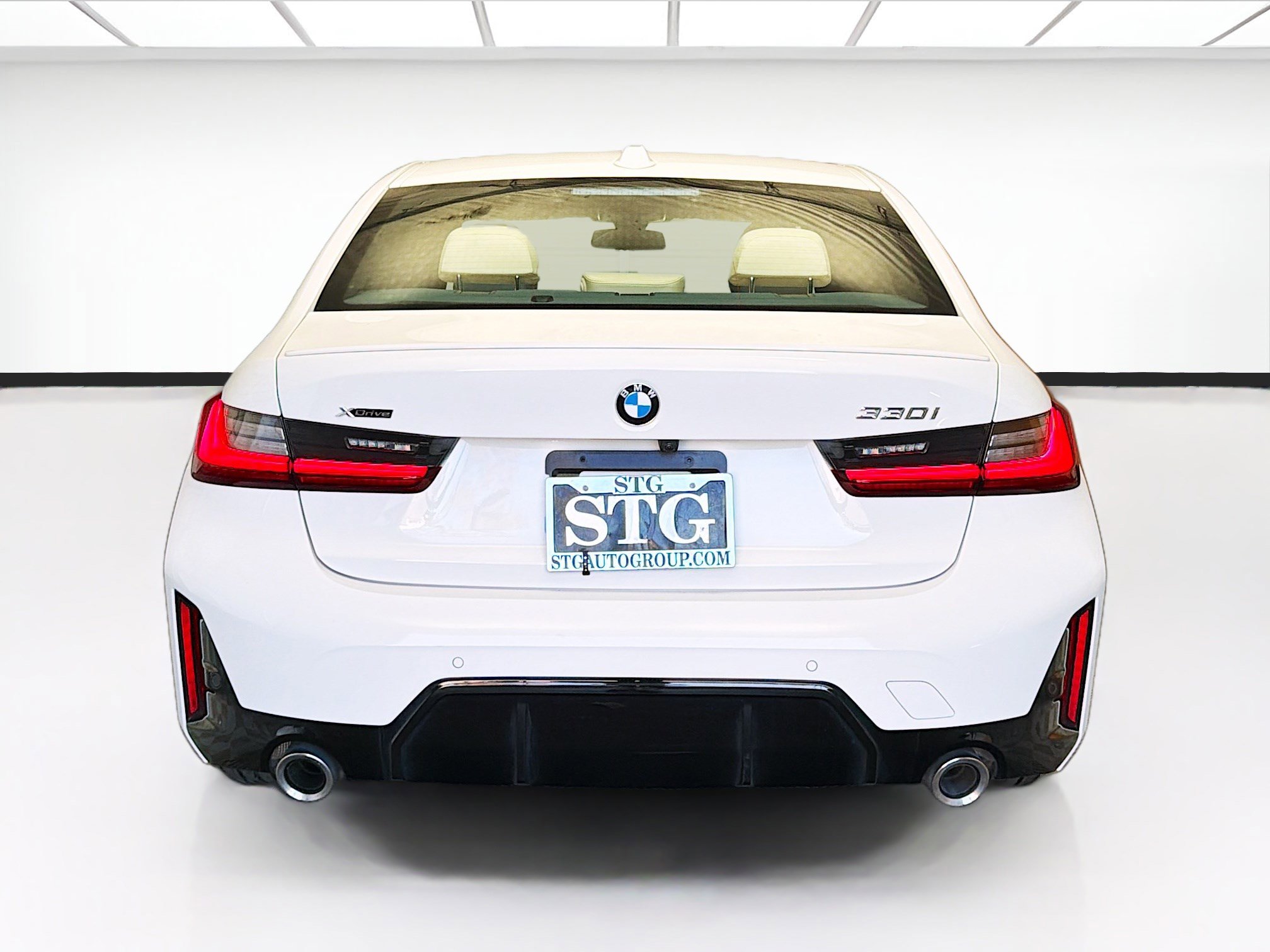 Used 2025 BMW 330i xDrive Sedan w/ M Sport Package AWD/4WD image 5