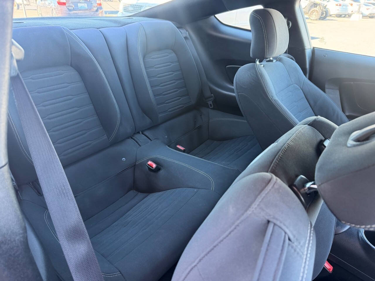 Used 2015 Ford Mustang Coupe RWD image 11
