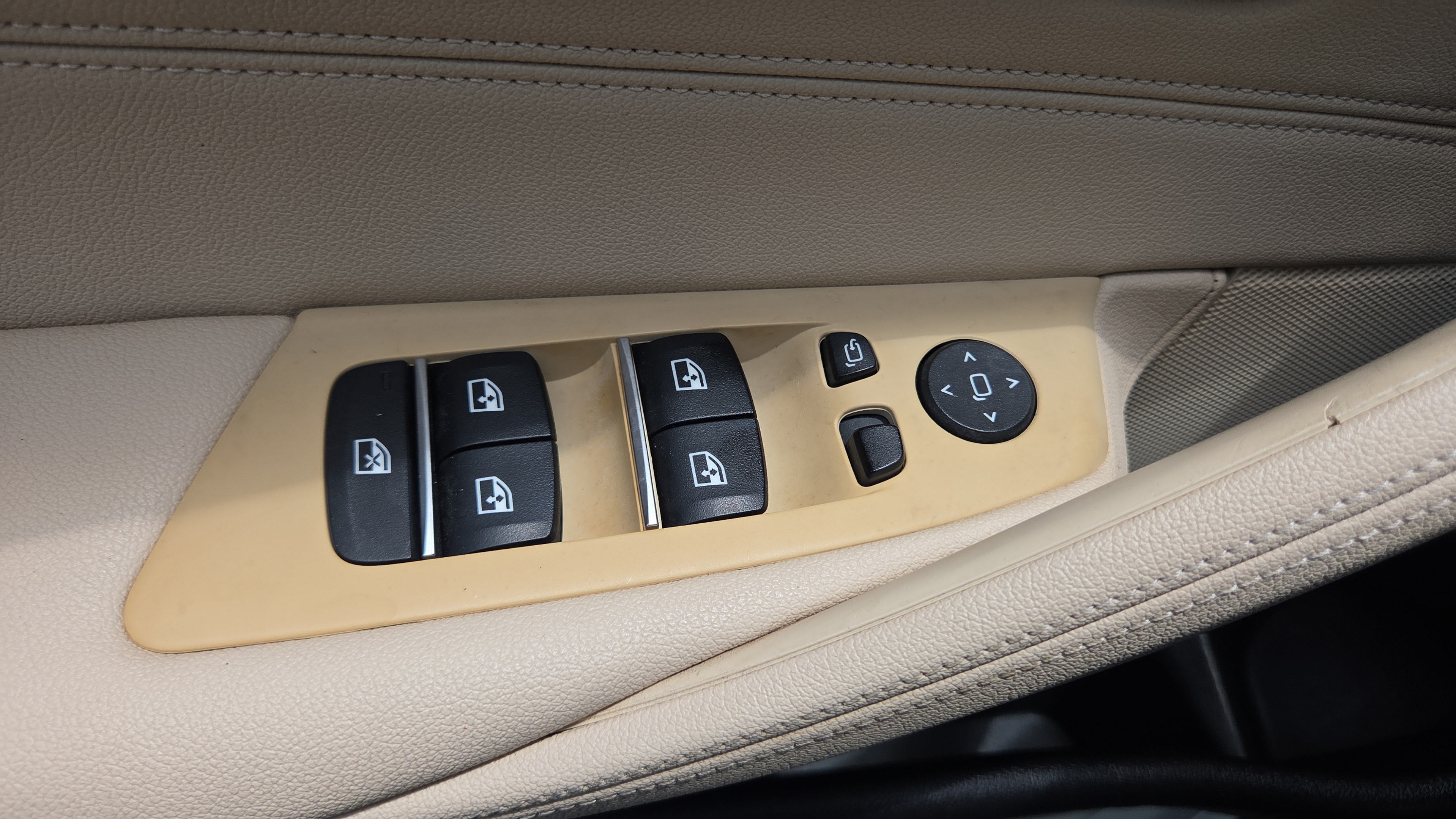 Used 2020 BMW 530i w/ Convenience Package RWD image 34