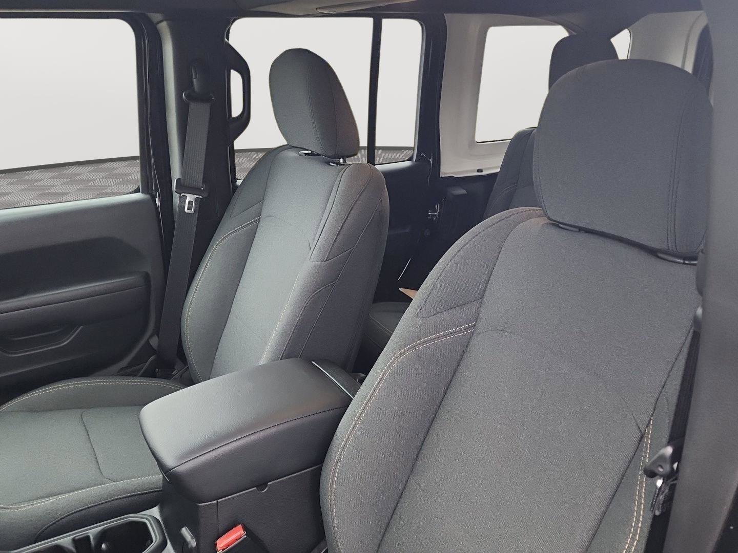 Used 2024 Jeep Wrangler Sport S image 27