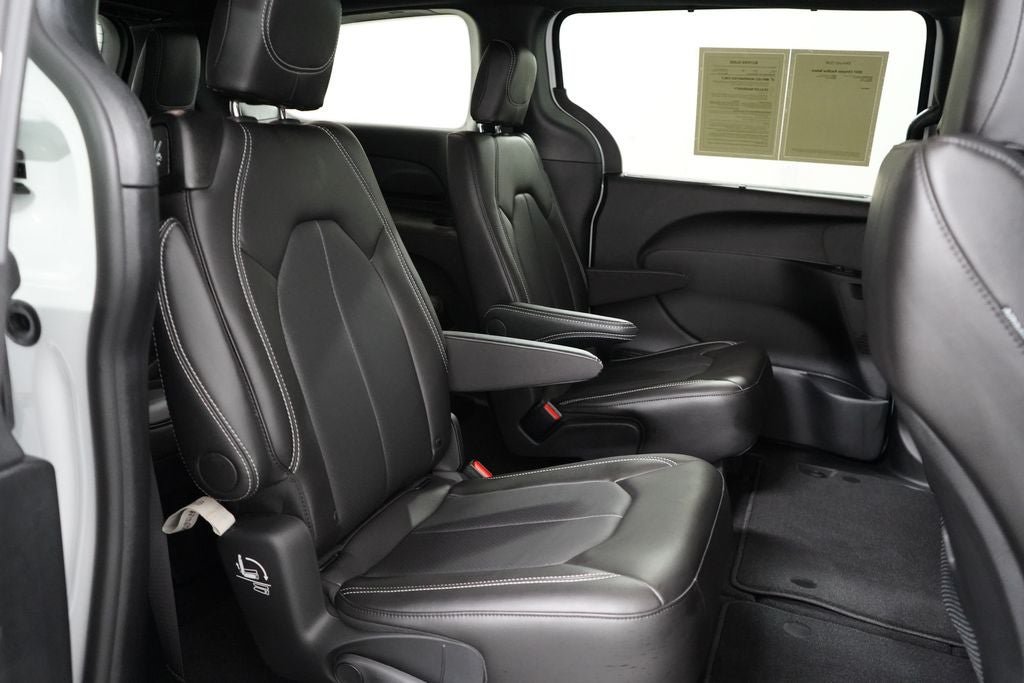 New 2027 Chrysler Pacifica Select FWD image 25