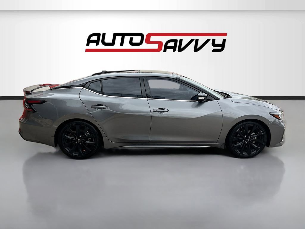 Used 2023 Nissan Maxima SR w/ Sport Mat Group FWD image 8