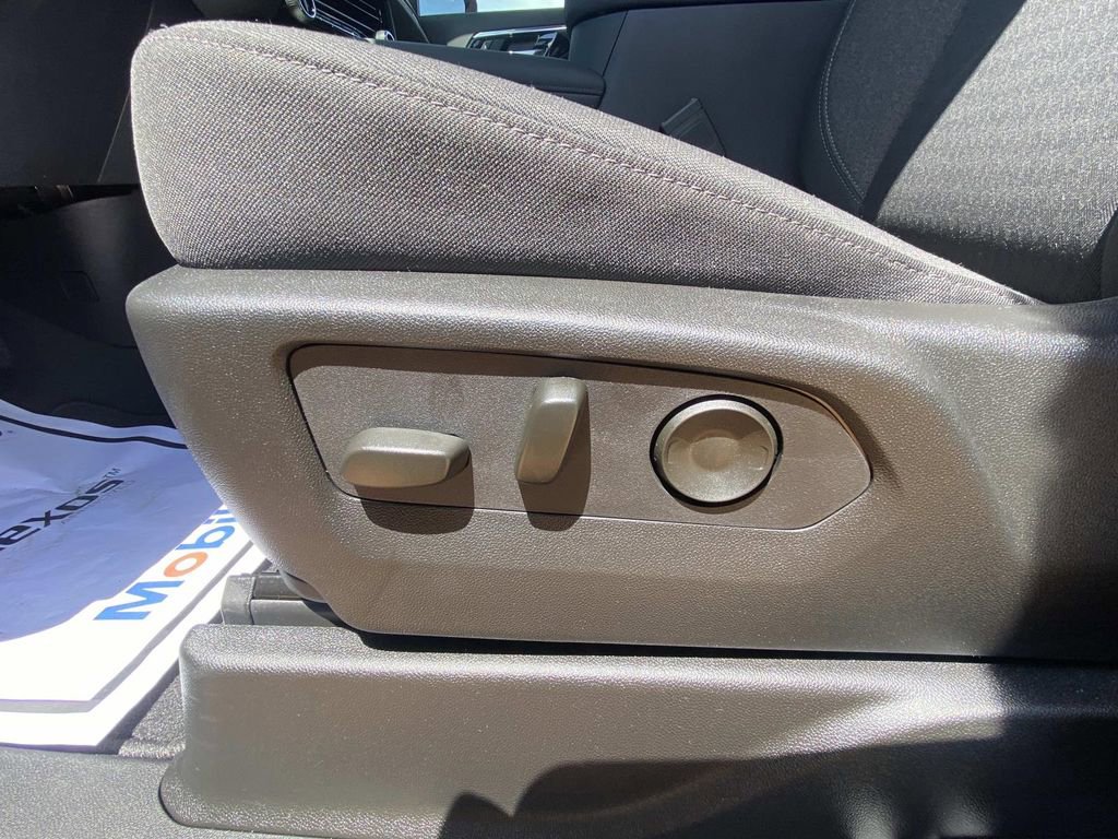 New 2025 Chevrolet Tahoe LS image 16