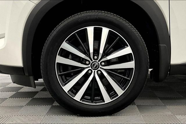 Used 2023 Nissan Pathfinder Platinum image 10