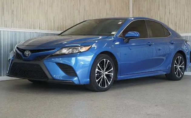 Used 2018 Toyota Camry SE