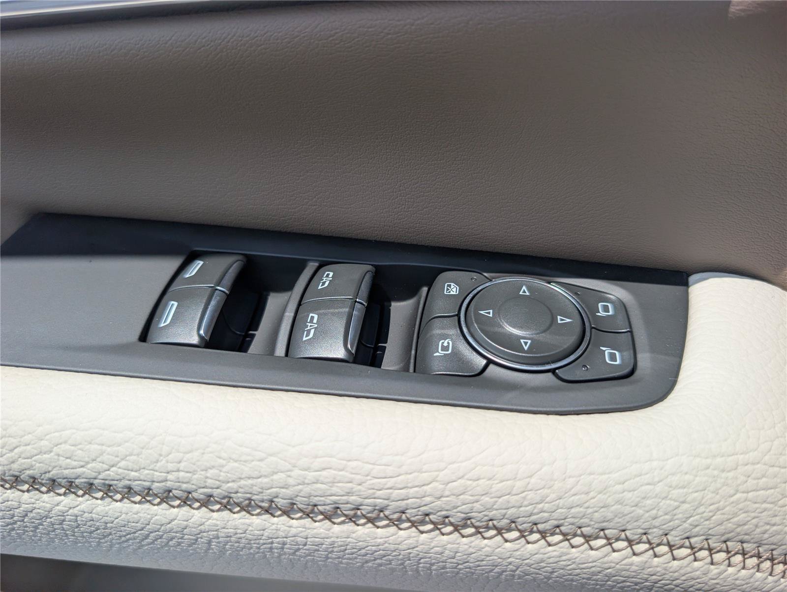 New 2026 GMC Yukon Denali w/ Sun & Power Step Package RWD image 17