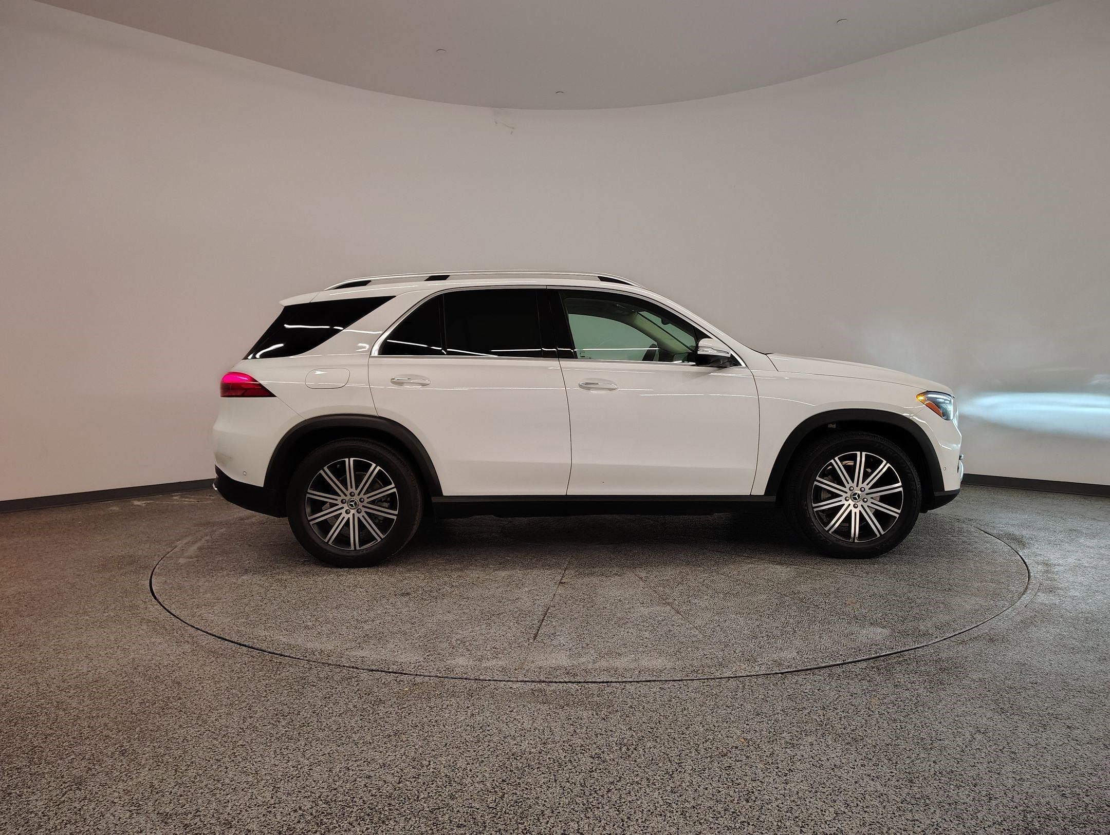 Used 2025 Mercedes-Benz GLE 350 4MATIC image 7