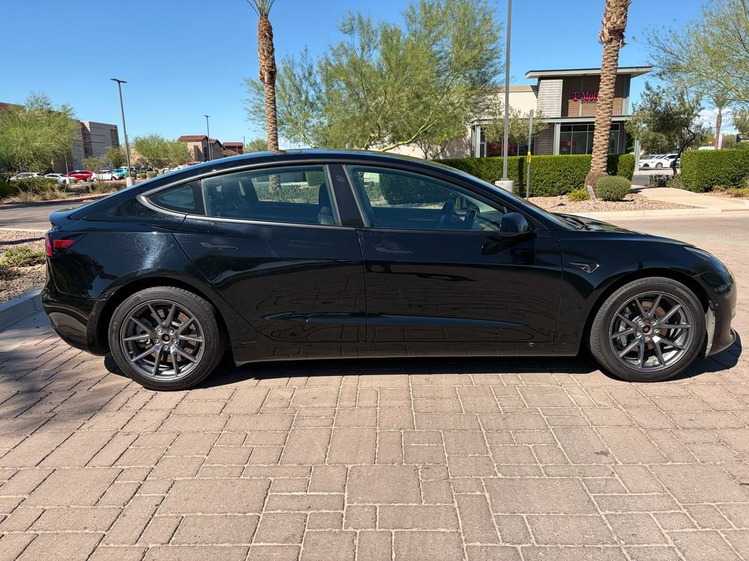 Used 2022 Tesla Model 3 Long Range AWD/4WD image 2