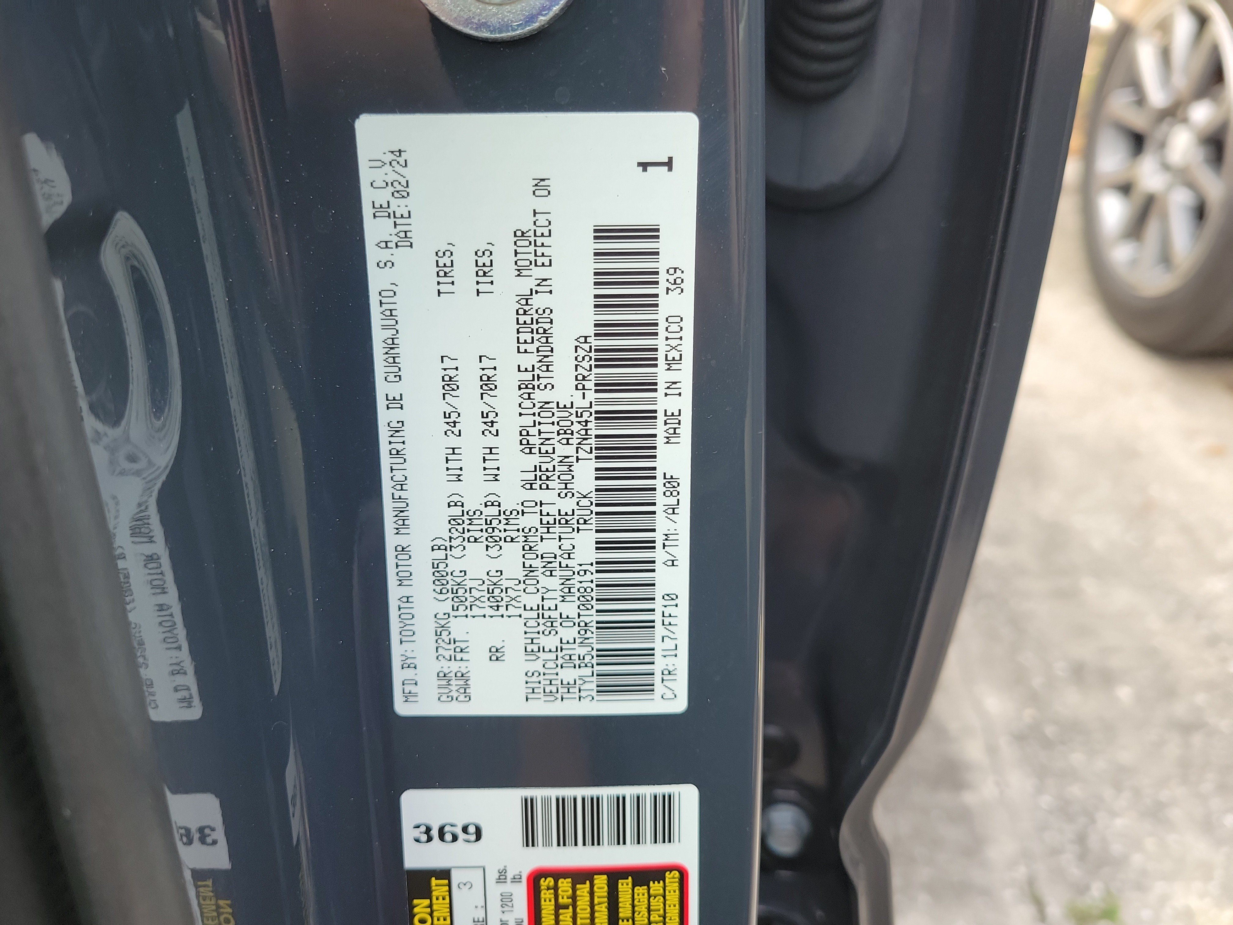 Used 2024 Toyota Tacoma SR5 AWD/4WD image 30