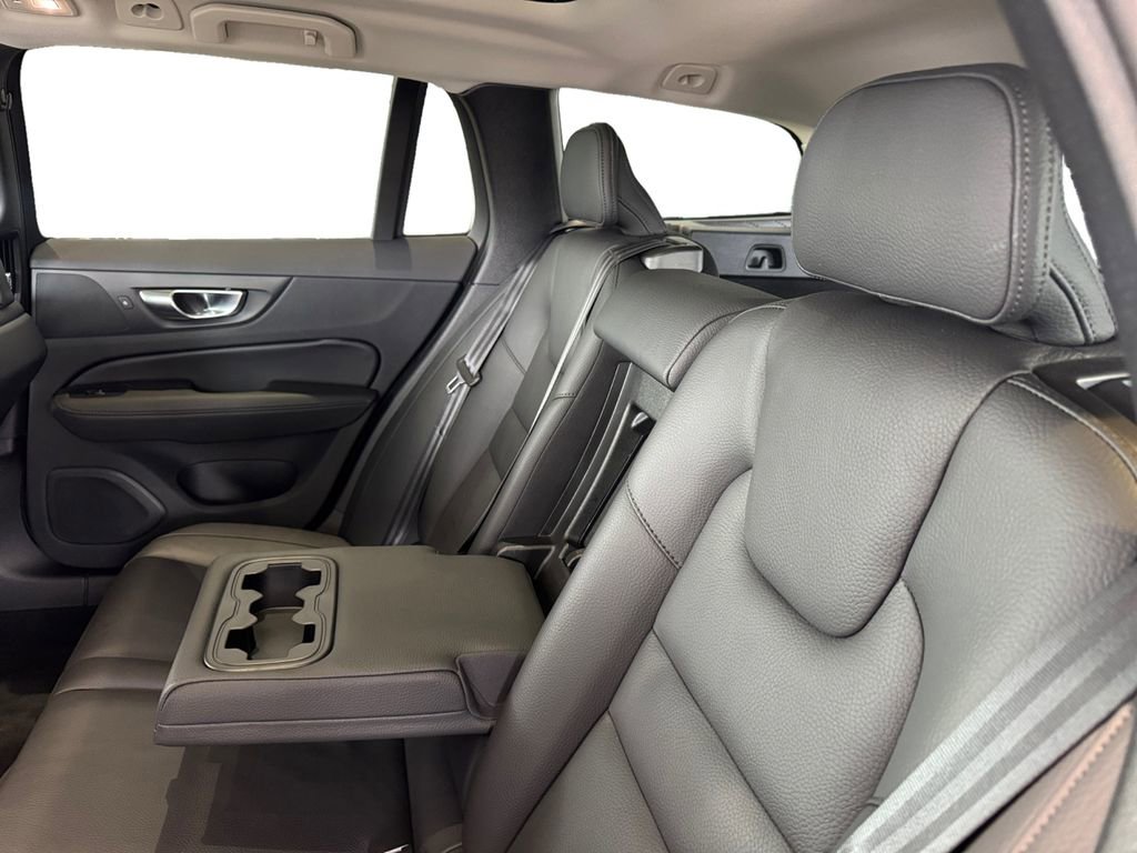 Certified 2025 Volvo V60 B5 Cross Country Plus image 21