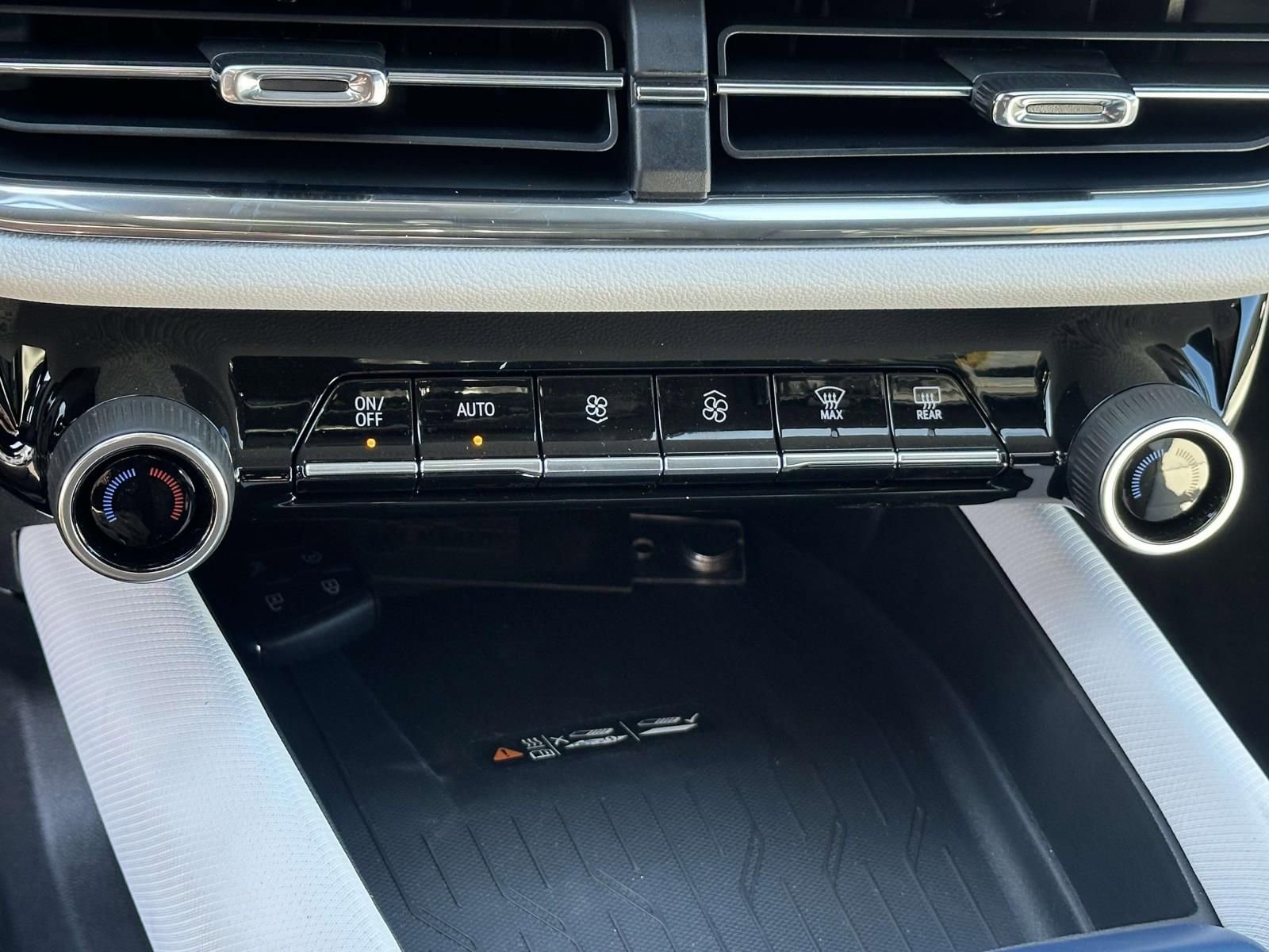 New 2026 Chevrolet Equinox EV LT w/ Convenience Package II image 12