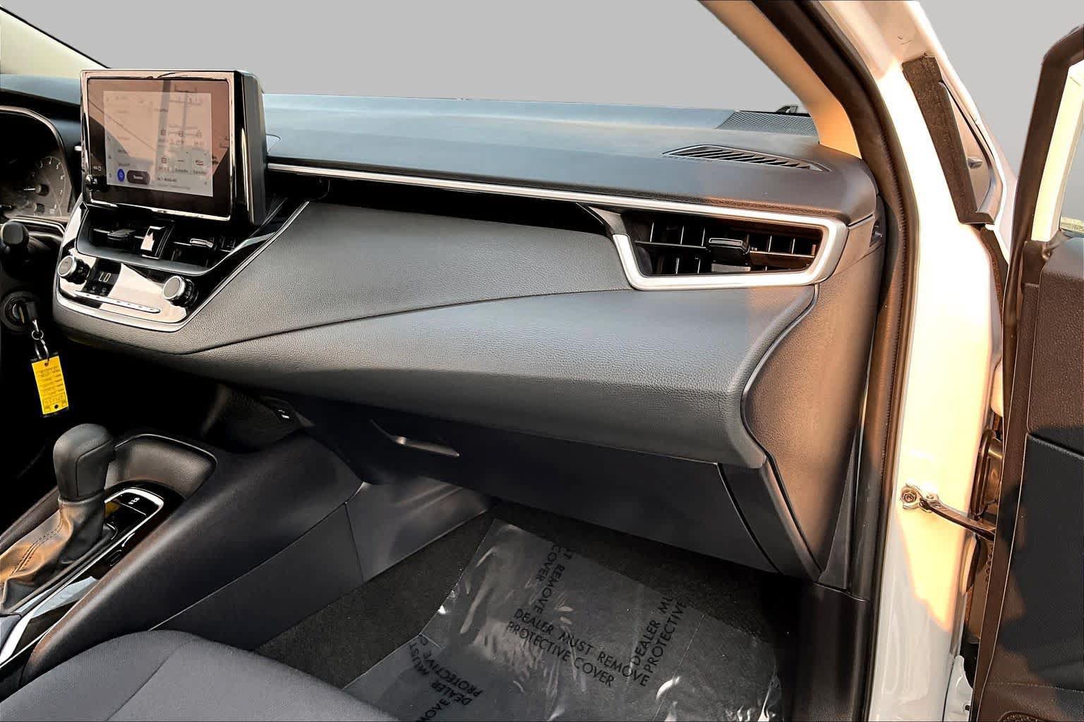 Used 2025 Toyota Corolla LE FWD image 19