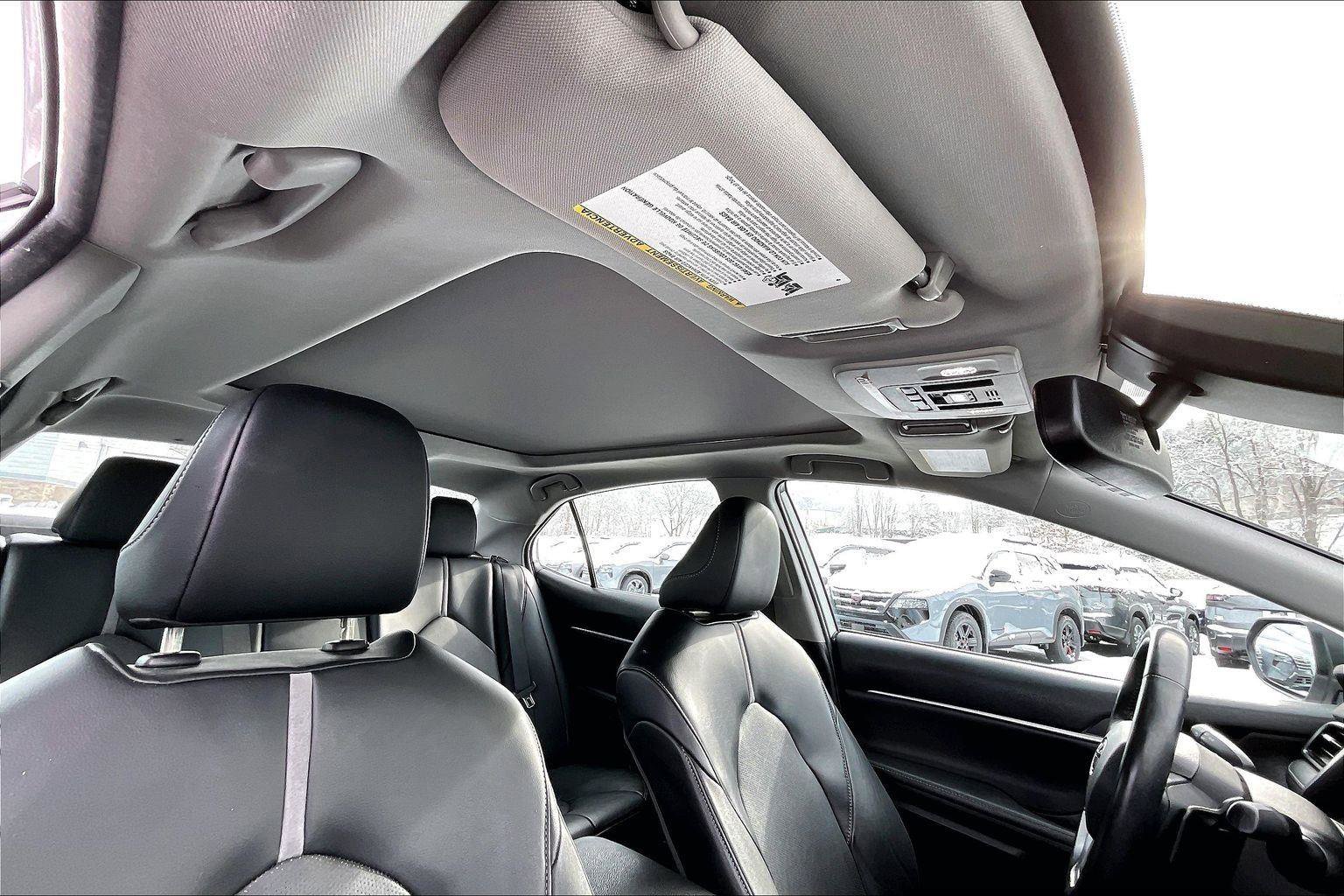 Used 2022 Toyota Camry XSE image 23