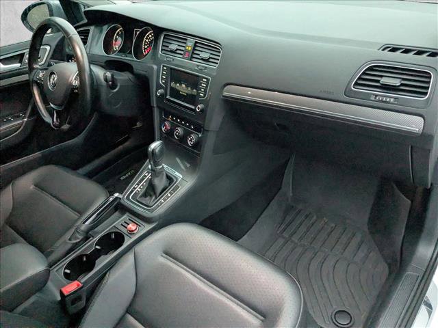Used 2017 Volkswagen Golf S image 20